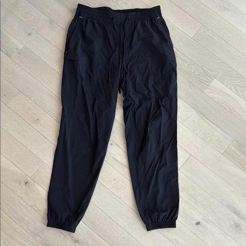 Lululemon Light Weight Cargo Joggers Black Size Medium